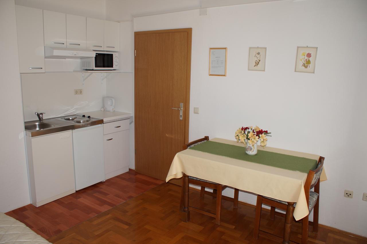 Apartments Brane Подстрана Екстер'єр фото